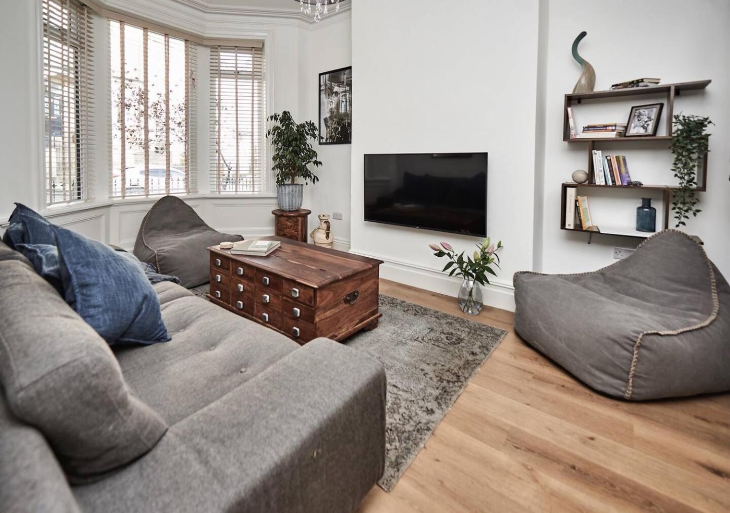 CORPORATE STAYS * Sleeps 6 / 3 BED * LONG STAYS * Dog Friendly * COLNE Colne  Eksteriør billede