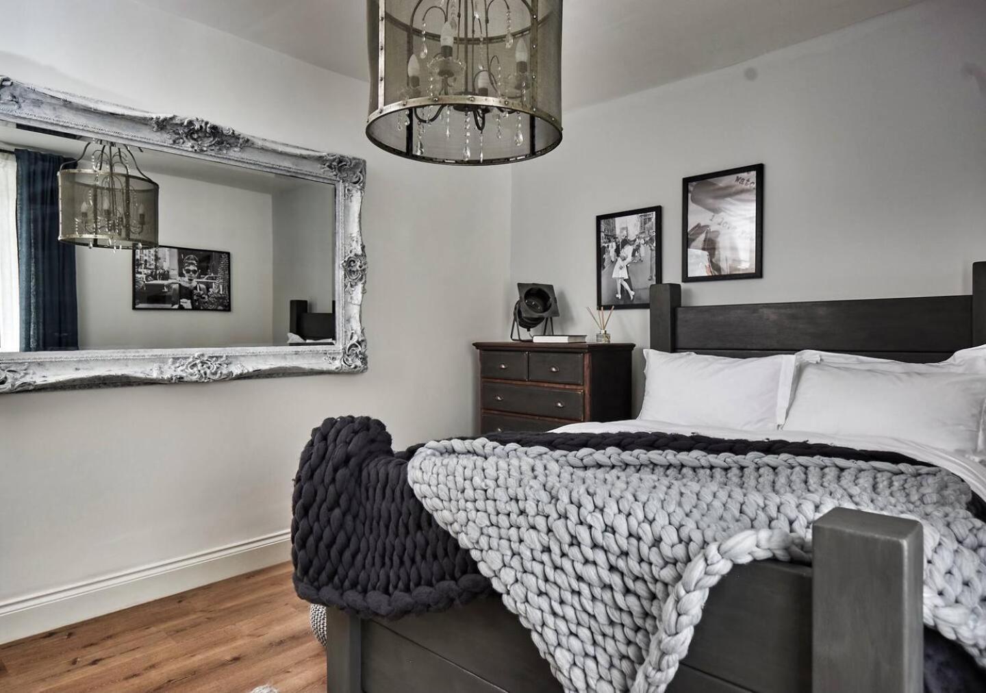 CORPORATE STAYS * Sleeps 6 / 3 BED * LONG STAYS * Dog Friendly * COLNE Colne  Eksteriør billede