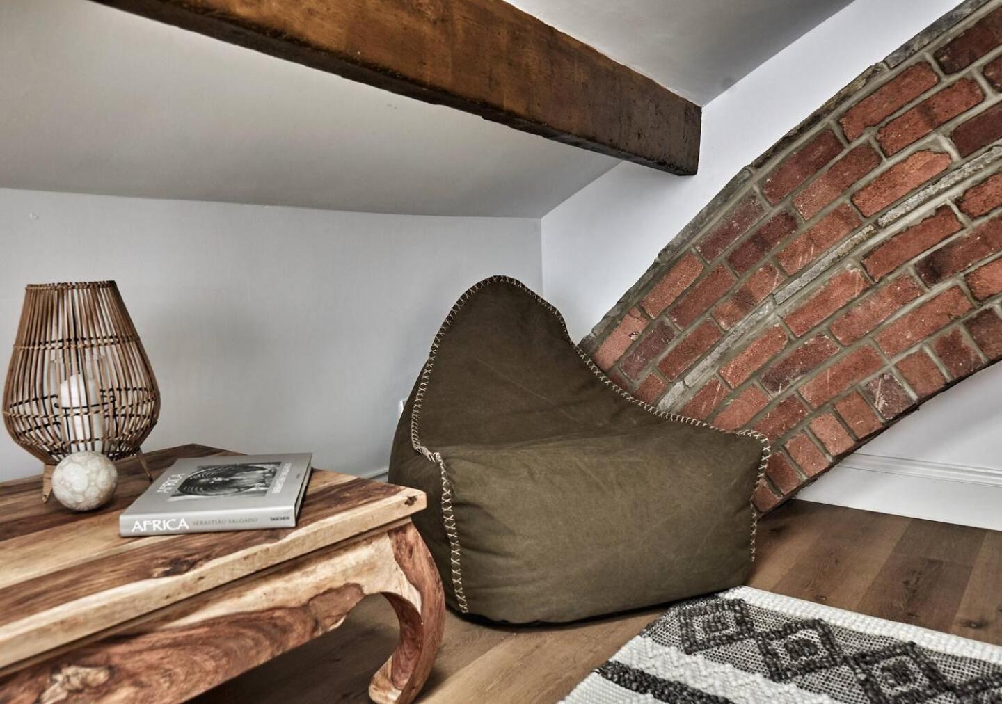 CORPORATE STAYS * Sleeps 6 / 3 BED * LONG STAYS * Dog Friendly * COLNE Colne  Eksteriør billede